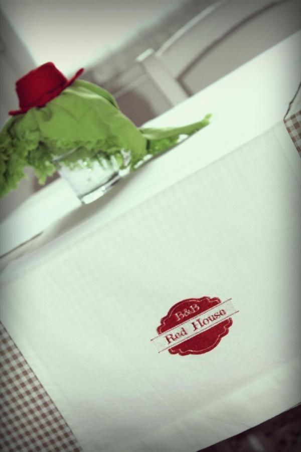 B&B Red House Garlate Buitenkant foto